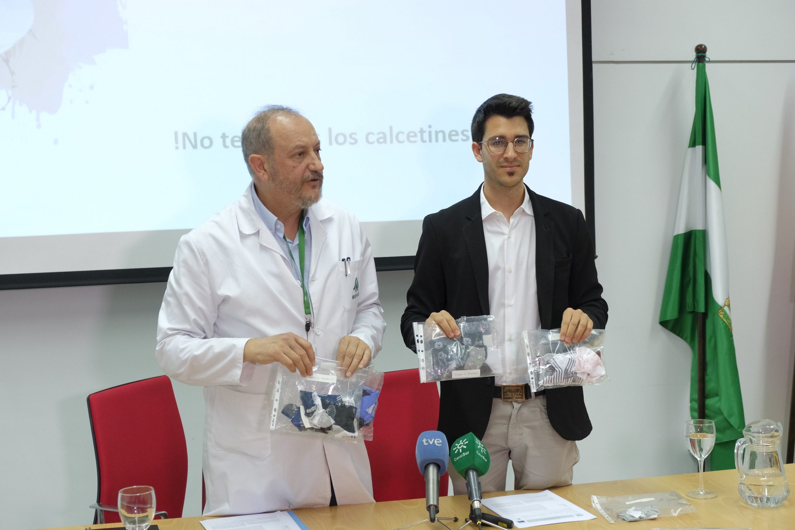 Investigadores del ibs.GRANADA premiados por un estudio que determina la presencia de metales pesados en la población andaluza