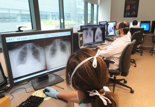 El Hospital Universitario Clínico San Cecilio junto con la Universidad de Granada trabajan en el desarrollo de un modelo de inteligencia artificial capaz de determinar si un paciente tiene coronavirus leyendo su radiografía de tórax